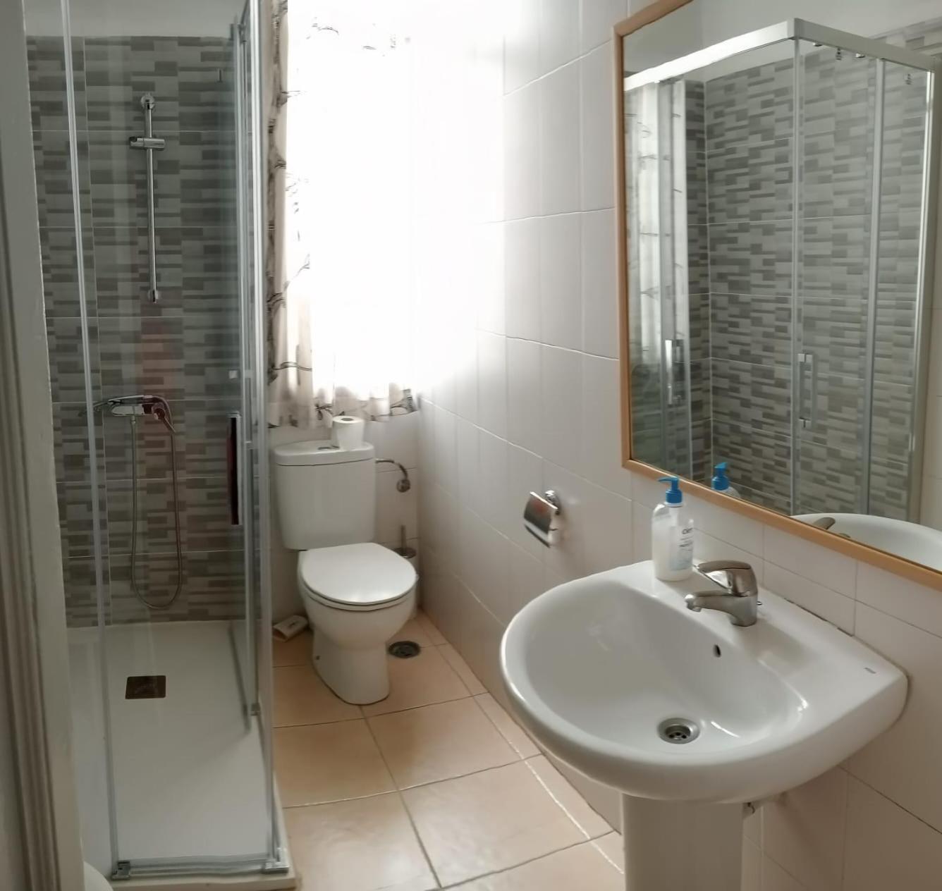 Hostal Yolanda Μαδρίτη Εξωτερικό φωτογραφία