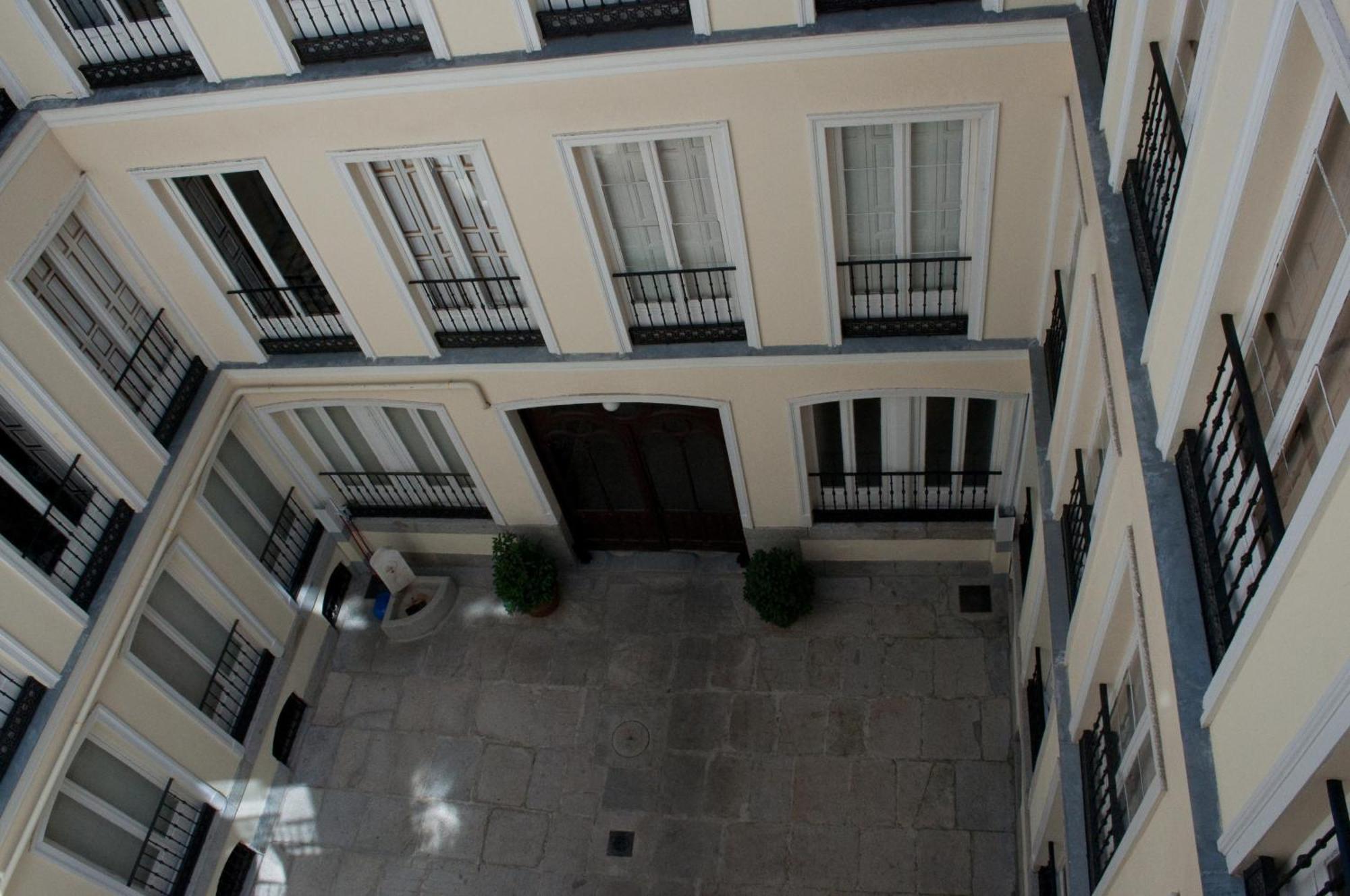 Hostal Yolanda Μαδρίτη Εξωτερικό φωτογραφία